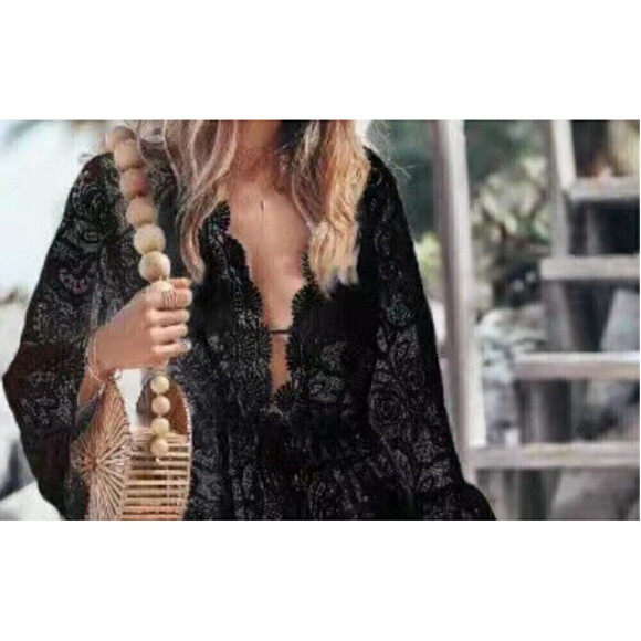 Abstract Pattern Lace Swimsuit Coverup Size Medium - Picture 5 of 7